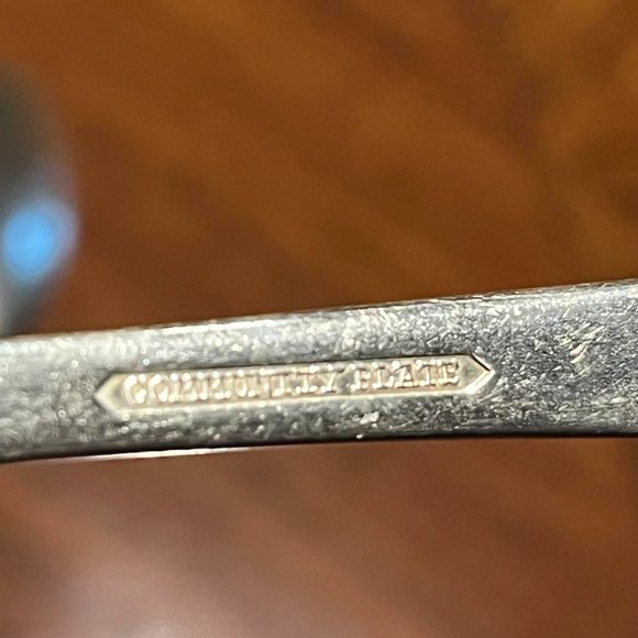 2 ANTIQUE COMMUNITY PLATE SERVING SPOONS 8 3/8"  SILVERPLATE PATRICIAN 1914 - Picture 3 of 3